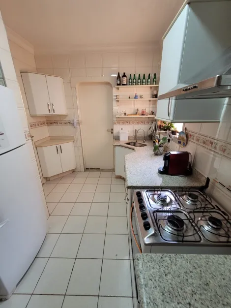 Alugar Apartamento / Padrão em Ribeirão Preto. apenas R$ 395.000,00