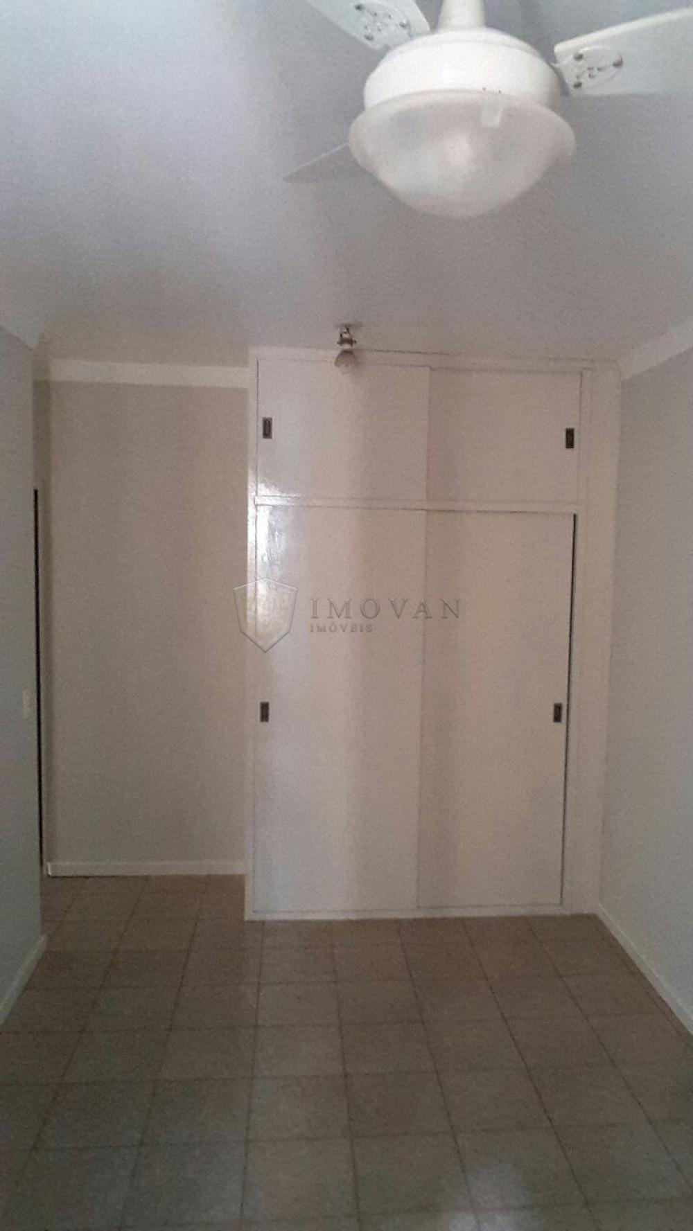 Alugar Apartamento / Padrão em Ribeirão Preto R$ 1.100,00 - Foto 9