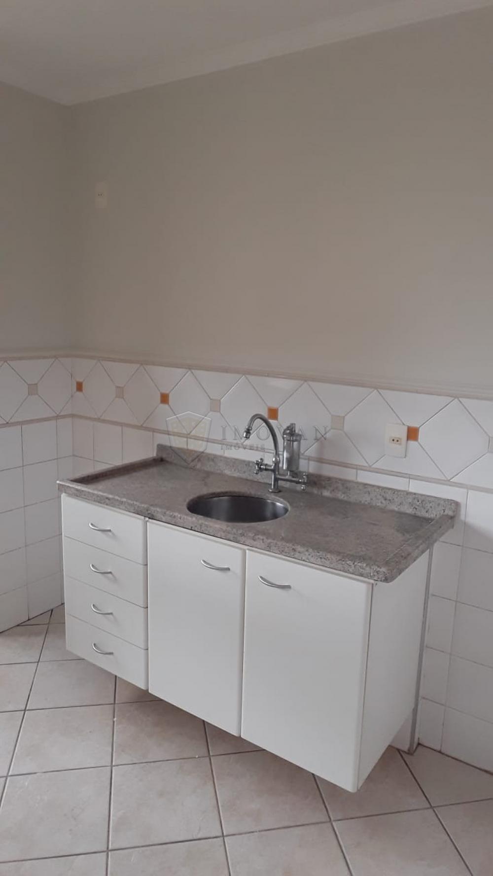 Alugar Apartamento / Padrão em Ribeirão Preto R$ 650,00 - Foto 2