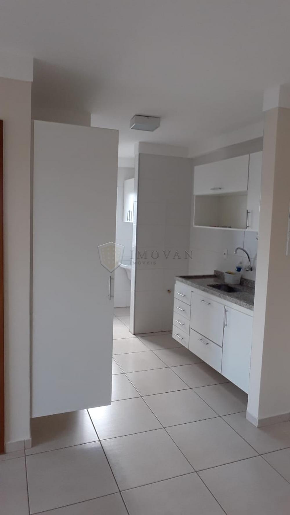 Alugar Apartamento / Padrão em Ribeirão Preto R$ 950,00 - Foto 2