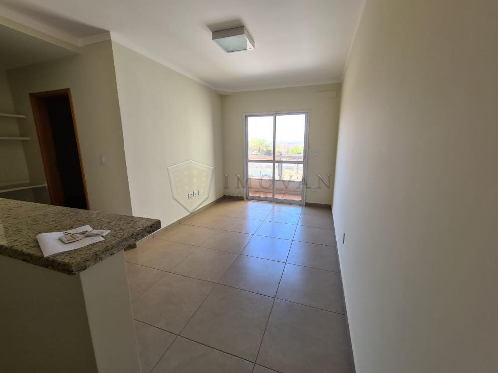 Alugar Apartamento / Padrão em Ribeirão Preto R$ 1.000,00 - Foto 2