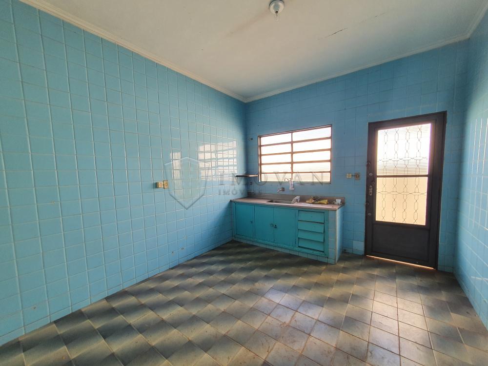 Alugar Casa / Padrão em Ribeirão Preto R$ 1.900,00 - Foto 2