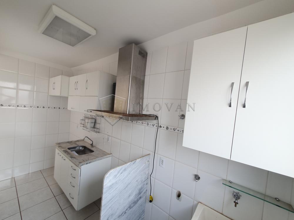 Alugar Apartamento / Padrão em Ribeirão Preto R$ 830,00 - Foto 3