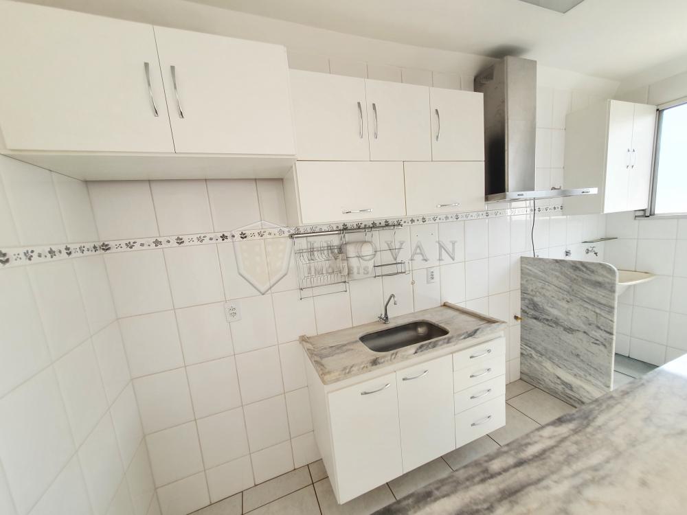 Alugar Apartamento / Padrão em Ribeirão Preto R$ 830,00 - Foto 2