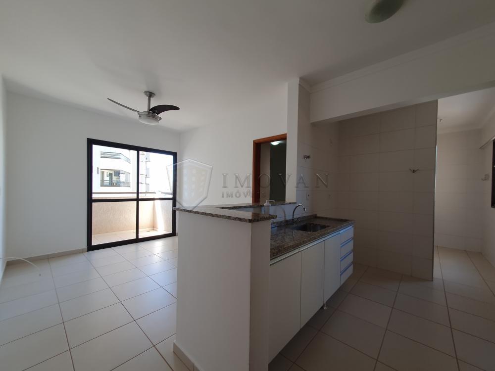 Alugar Apartamento / Padrão em Ribeirão Preto R$ 770,00 - Foto 2