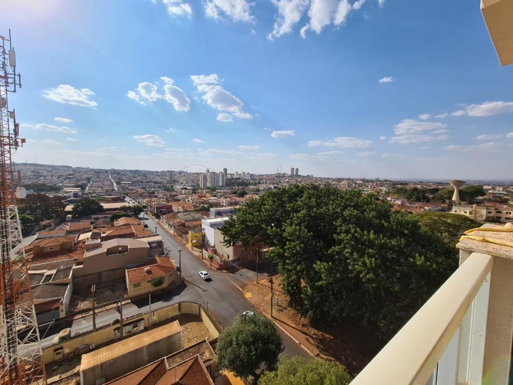 Alugar Apartamento / Padrão em Ribeirão Preto R$ 1.500,00 - Foto 4