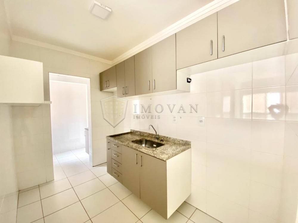 Alugar Apartamento / Padrão em Ribeirão Preto R$ 900,00 - Foto 2