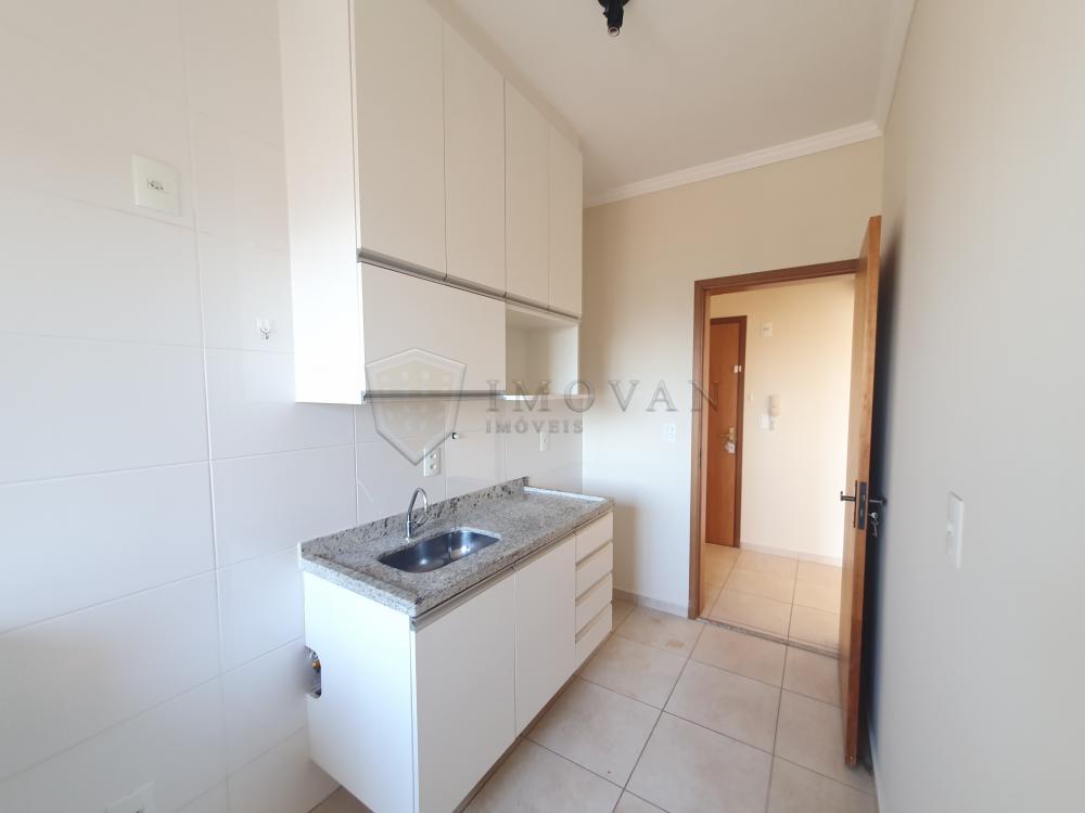 Alugar Apartamento / Padrão em Ribeirão Preto R$ 1.200,00 - Foto 2