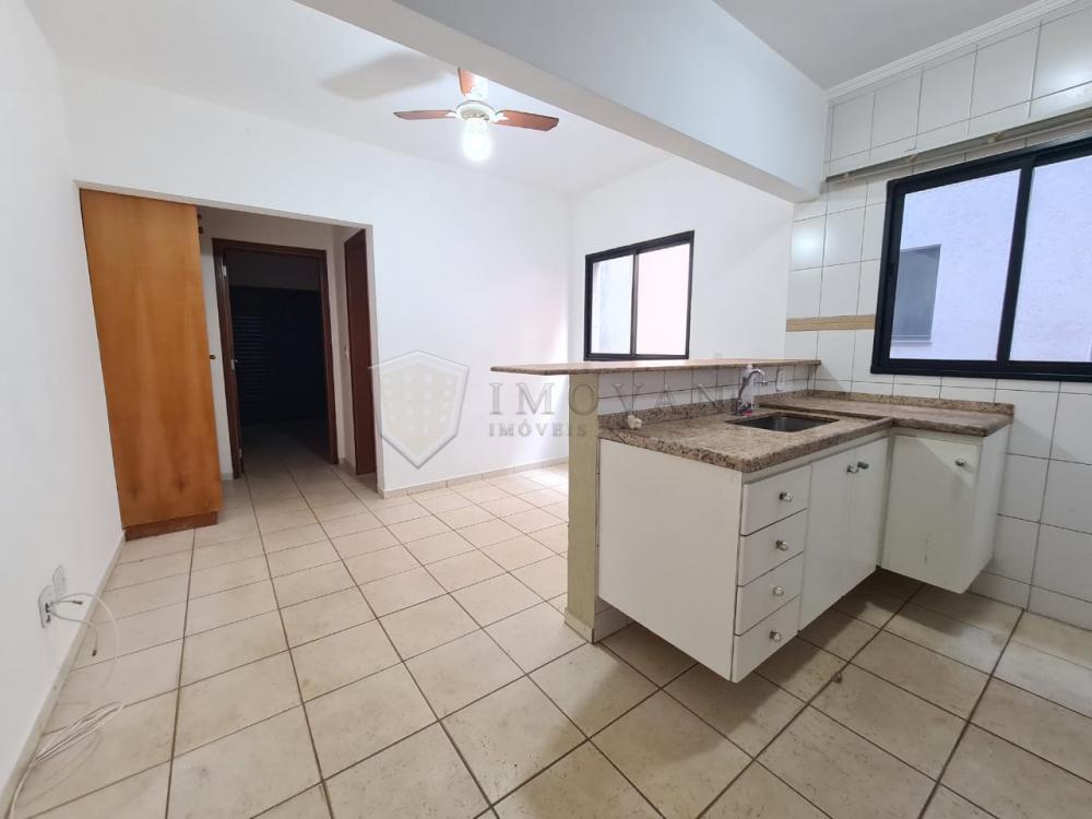 Alugar Apartamento / Padrão em Ribeirão Preto R$ 1.090,00 - Foto 2