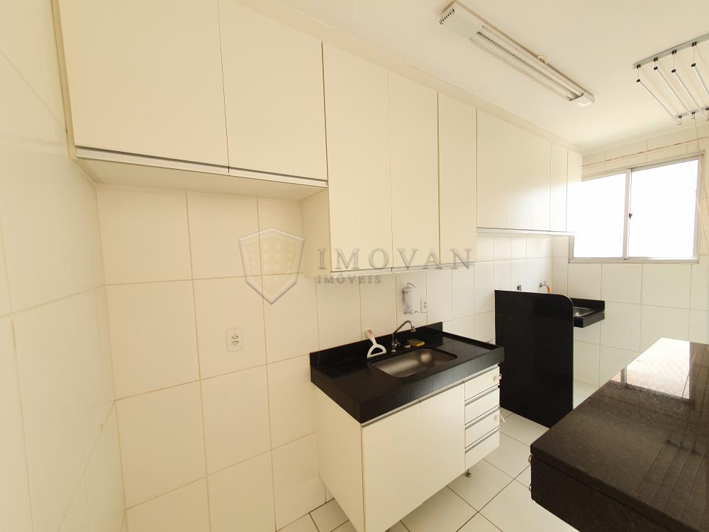 Alugar Apartamento / Padrão em Ribeirão Preto R$ 900,00 - Foto 2