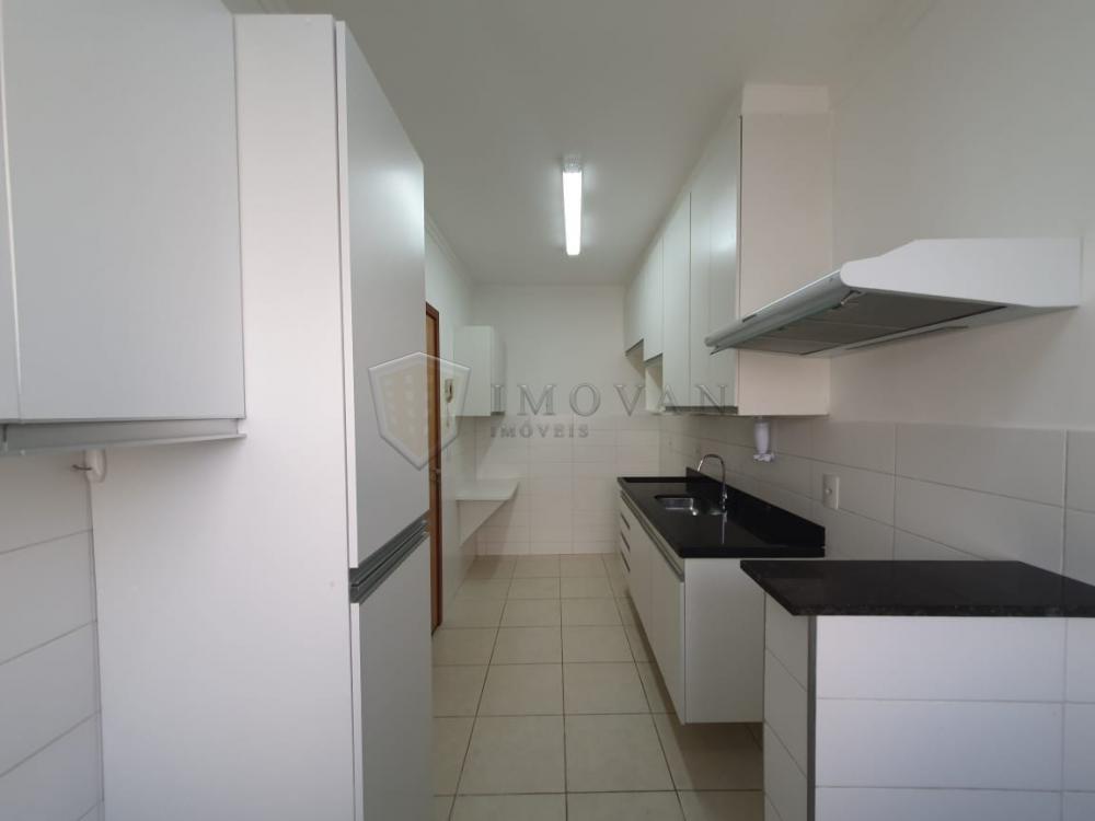 Alugar Apartamento / Padrão em Ribeirão Preto R$ 1.600,00 - Foto 3