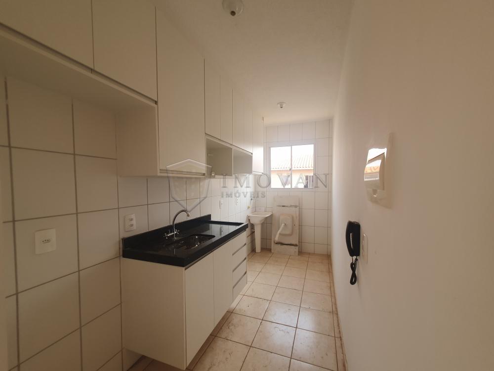 Alugar Apartamento / Padrão em Ribeirão Preto R$ 900,00 - Foto 3