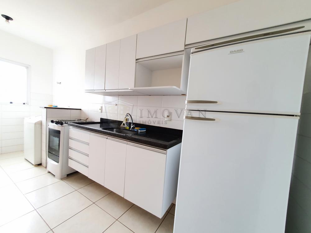 Alugar Apartamento / Padrão em Ribeirão Preto R$ 1.600,00 - Foto 2