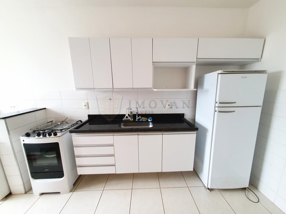 Alugar Apartamento / Padrão em Ribeirão Preto R$ 1.600,00 - Foto 4