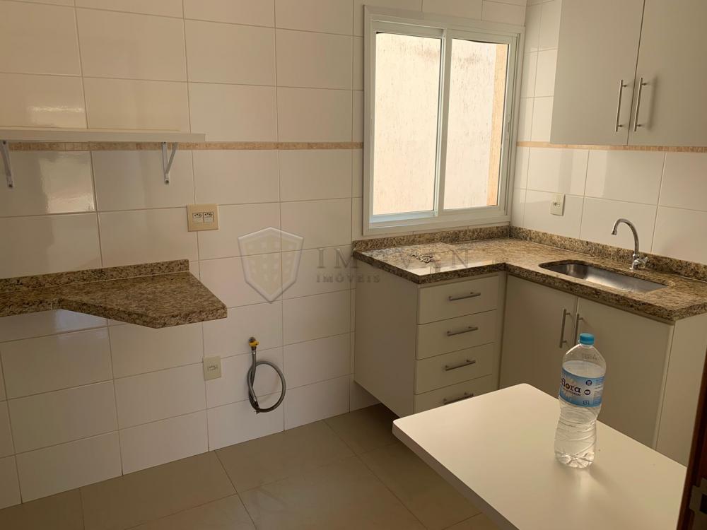 Alugar Apartamento / Padrão em Ribeirão Preto R$ 1.600,00 - Foto 4