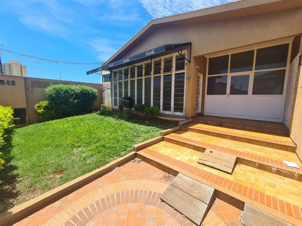 Alugar Casa / Padrão em Ribeirão Preto R$ 2.500,00 - Foto 1