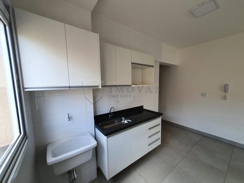 Alugar Apartamento / Padrão em Ribeirão Preto R$ 900,00 - Foto 3