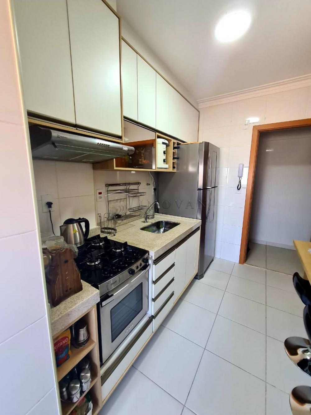 Alugar Apartamento / Padrão em Ribeirão Preto R$ 2.500,00 - Foto 2