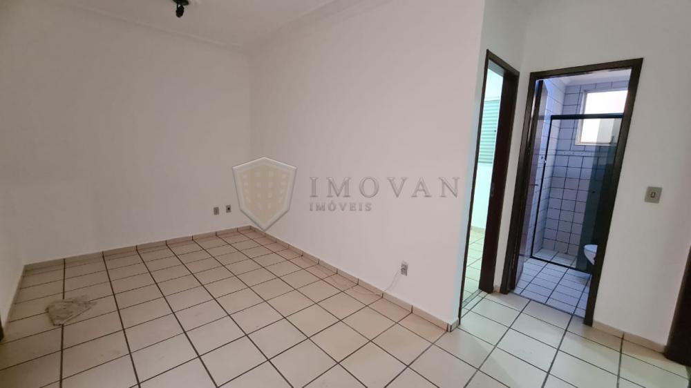 Alugar Apartamento / Padrão em Ribeirão Preto R$ 750,00 - Foto 2