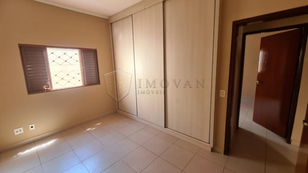 Alugar Casa / Padrão em Ribeirão Preto R$ 1.400,00 - Foto 16