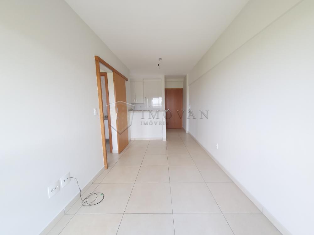 Alugar Apartamento / Padrão em Ribeirão Preto R$ 1.250,00 - Foto 4