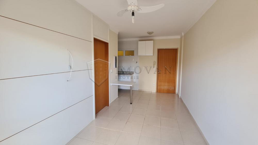 Alugar Apartamento / Padrão em Ribeirão Preto R$ 1.150,00 - Foto 3