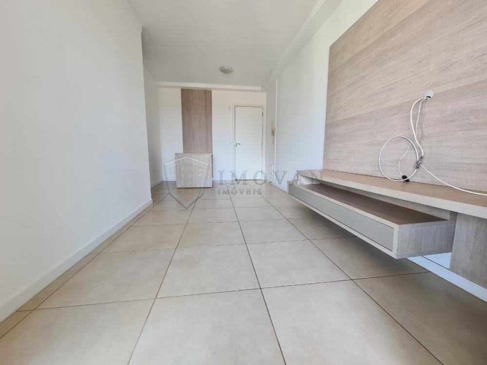 Alugar Apartamento / Padrão em Ribeirão Preto R$ 1.800,00 - Foto 4