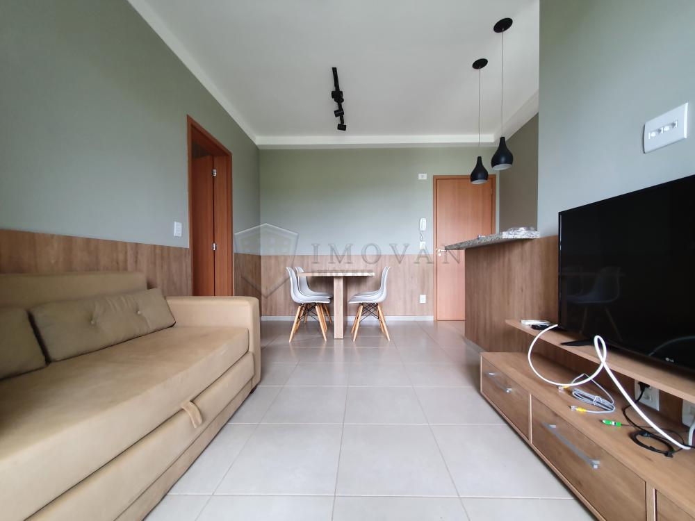 Alugar Apartamento / Padrão em Ribeirão Preto R$ 1.950,00 - Foto 4