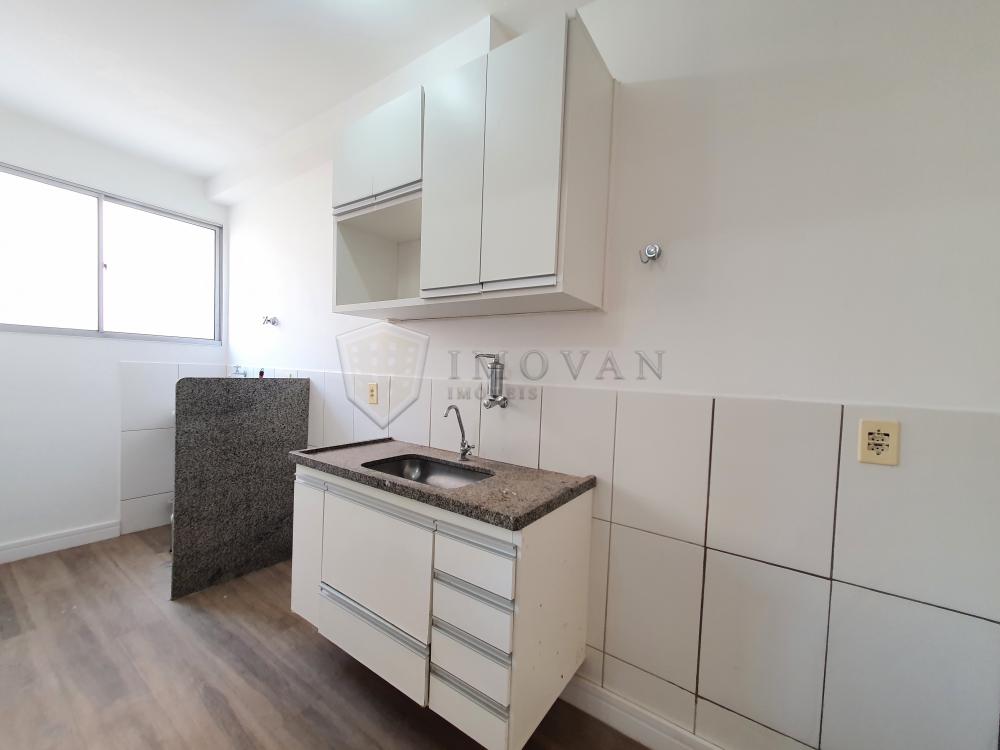 Alugar Apartamento / Padrão em Ribeirão Preto R$ 1.200,00 - Foto 2