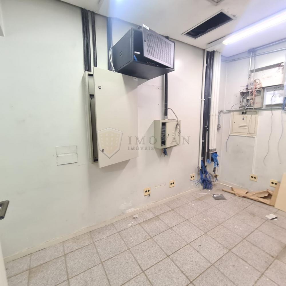 Alugar Comercial / Salão em Condomínio em Ribeirão Preto R$ 45.000,00 - Foto 11