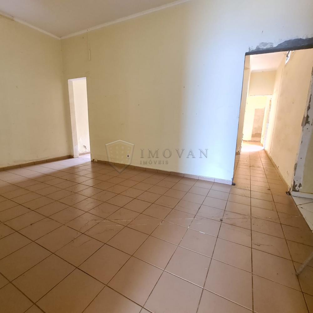 Alugar Casa / Padrão em Ribeirão Preto R$ 1.600,00 - Foto 4