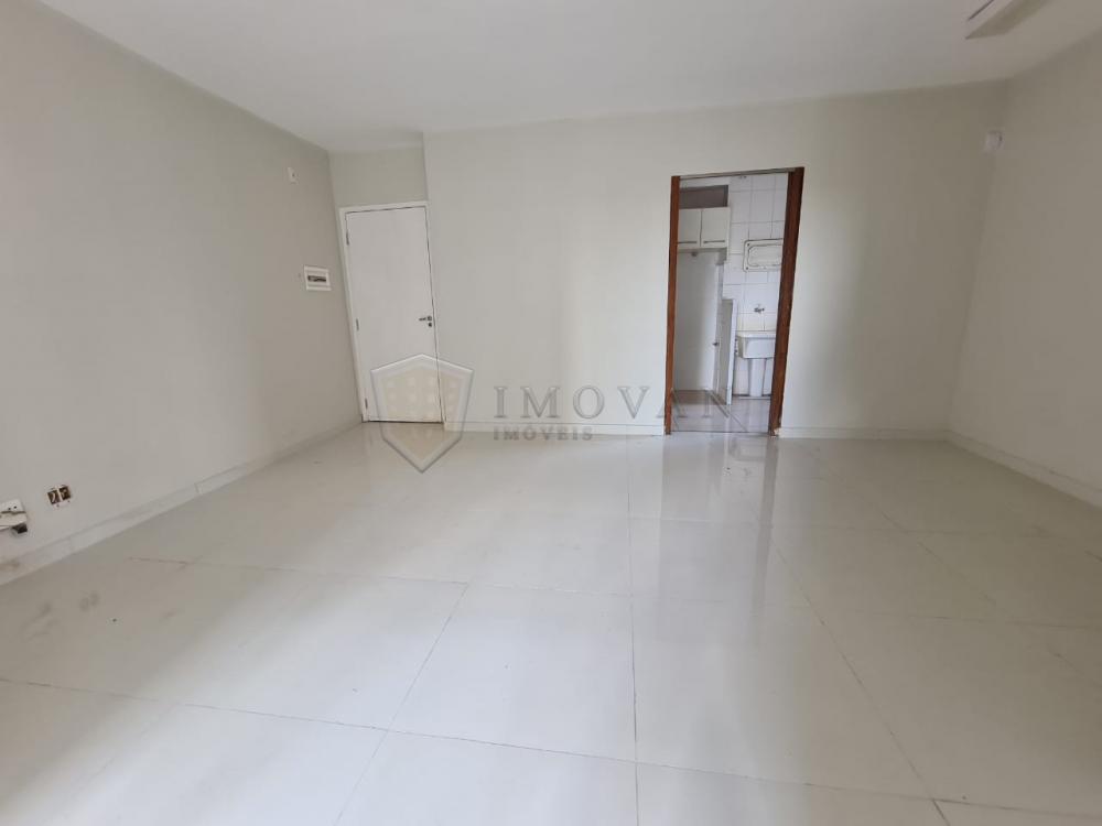Alugar Apartamento / Padrão em Ribeirão Preto R$ 2.400,00 - Foto 3