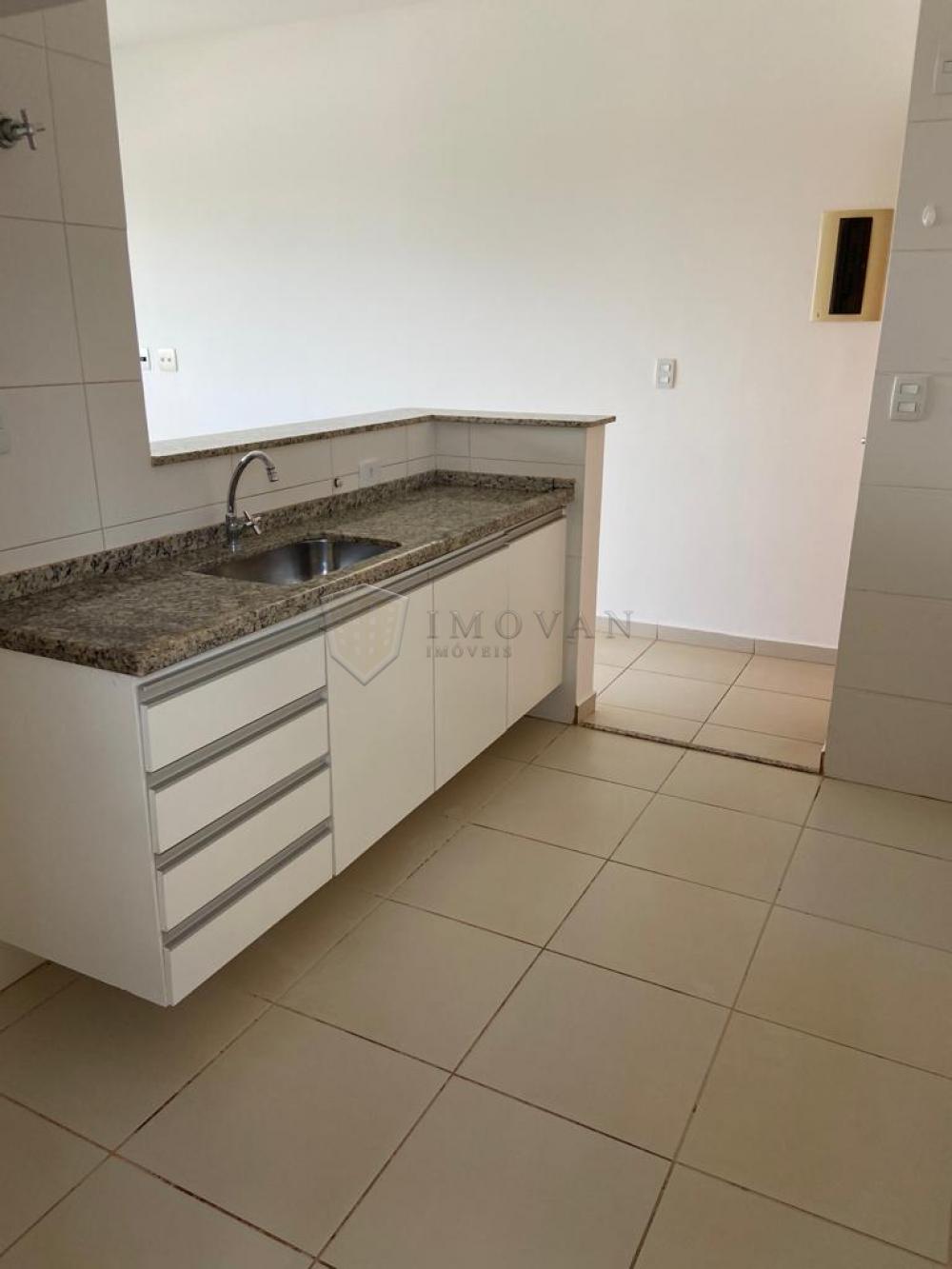 Alugar Apartamento / Padrão em Ribeirão Preto R$ 950,00 - Foto 2