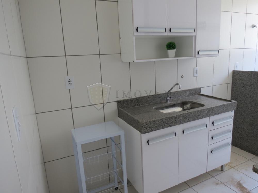 Alugar Apartamento / Padrão em Ribeirão Preto R$ 900,00 - Foto 5