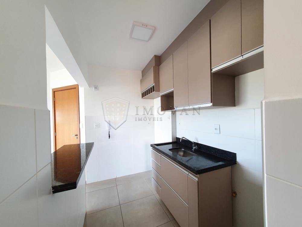 Alugar Apartamento / Padrão em Ribeirão Preto R$ 1.100,00 - Foto 3