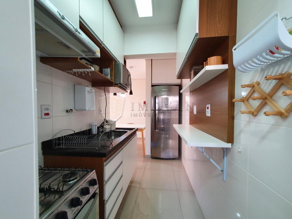 Alugar Apartamento / Padrão em Ribeirão Preto R$ 1.700,00 - Foto 3
