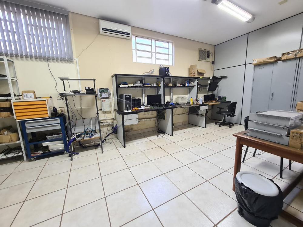 Alugar Comercial / Salão em Ribeirão Preto R$ 4.500,00 - Foto 15