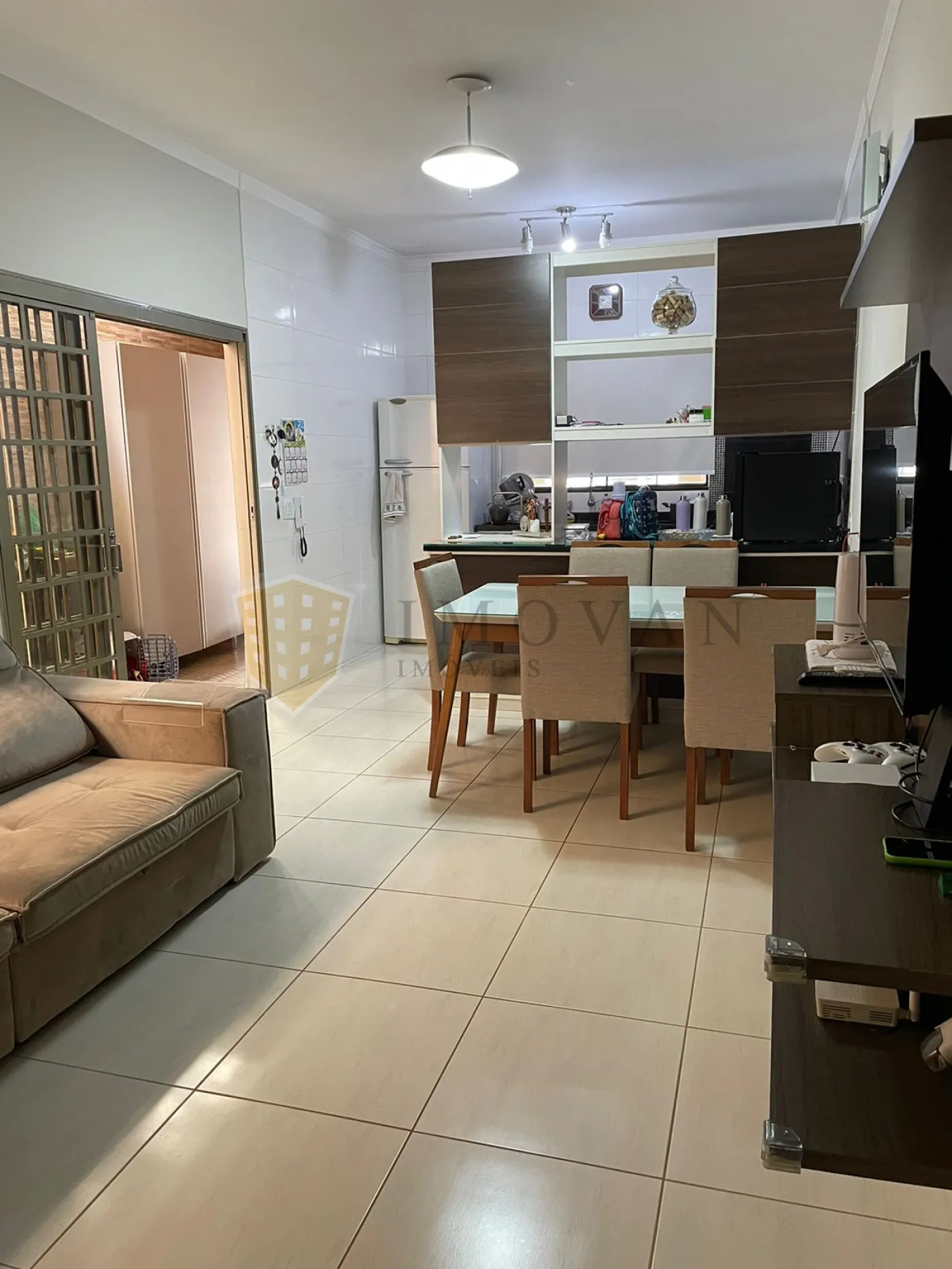Comprar Casa / Padrão em Ribeirão Preto R$ 305.000,00 - Foto 2