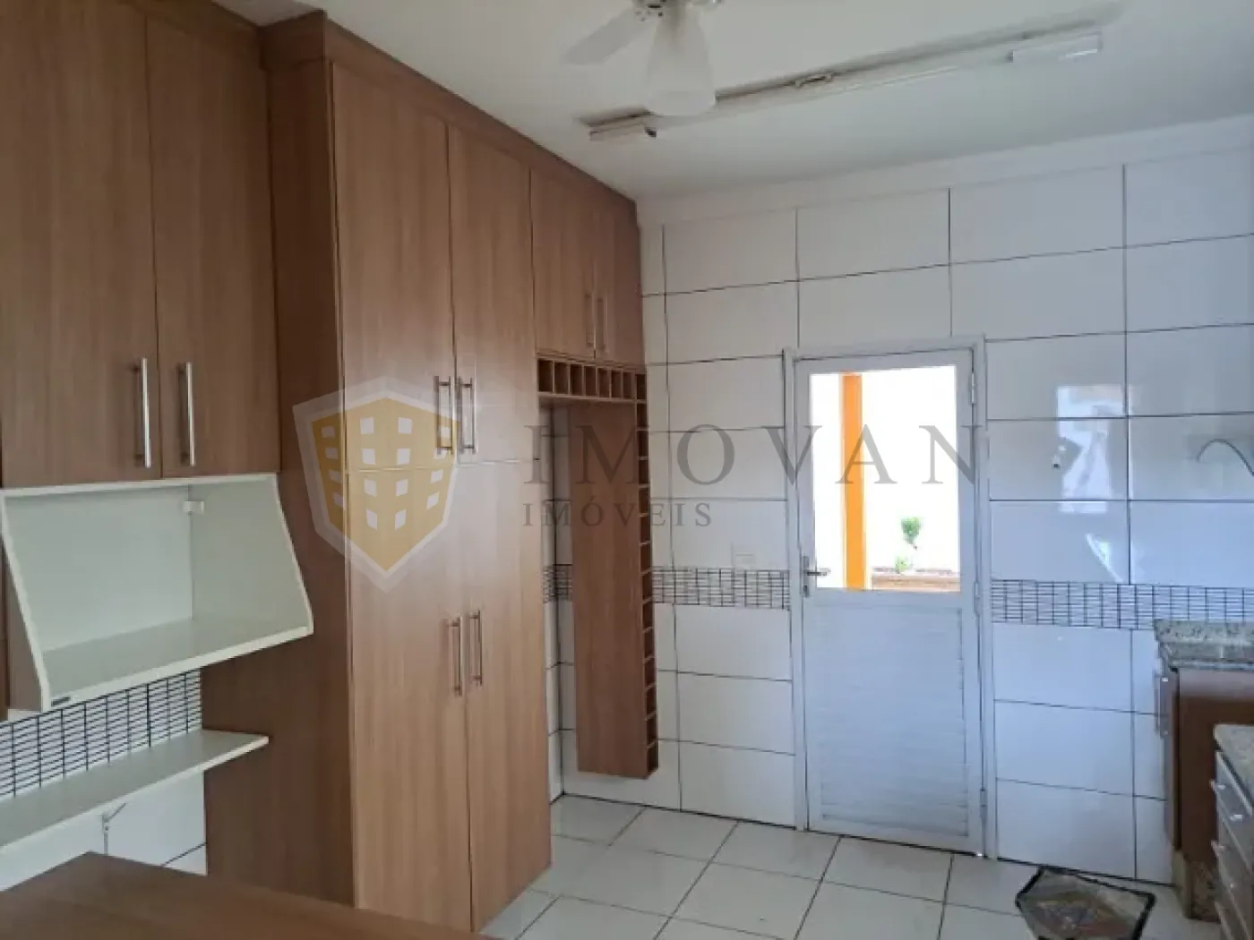 Comprar Casa / Padrão em Ribeirão Preto R$ 850.000,00 - Foto 3
