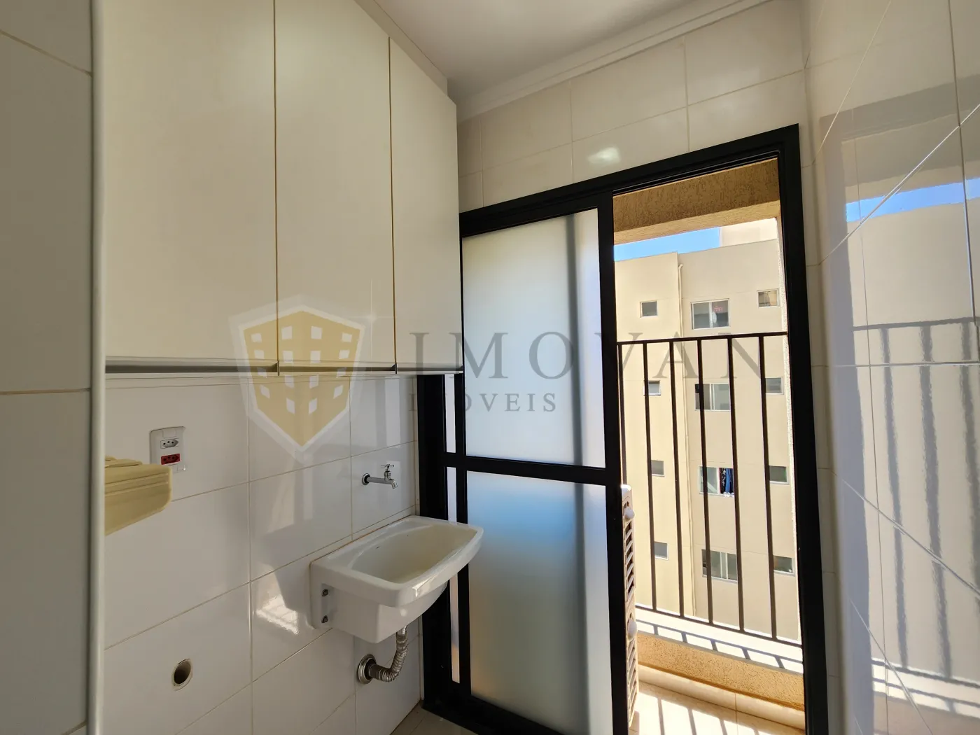 Alugar Apartamento / Padrão em Ribeirão Preto R$ 1.600,00 - Foto 4