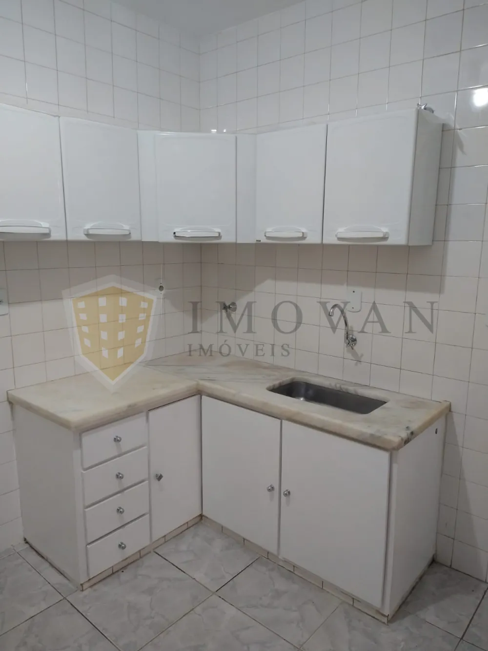 Alugar Apartamento / Padrão em Ribeirão Preto R$ 1.100,00 - Foto 1