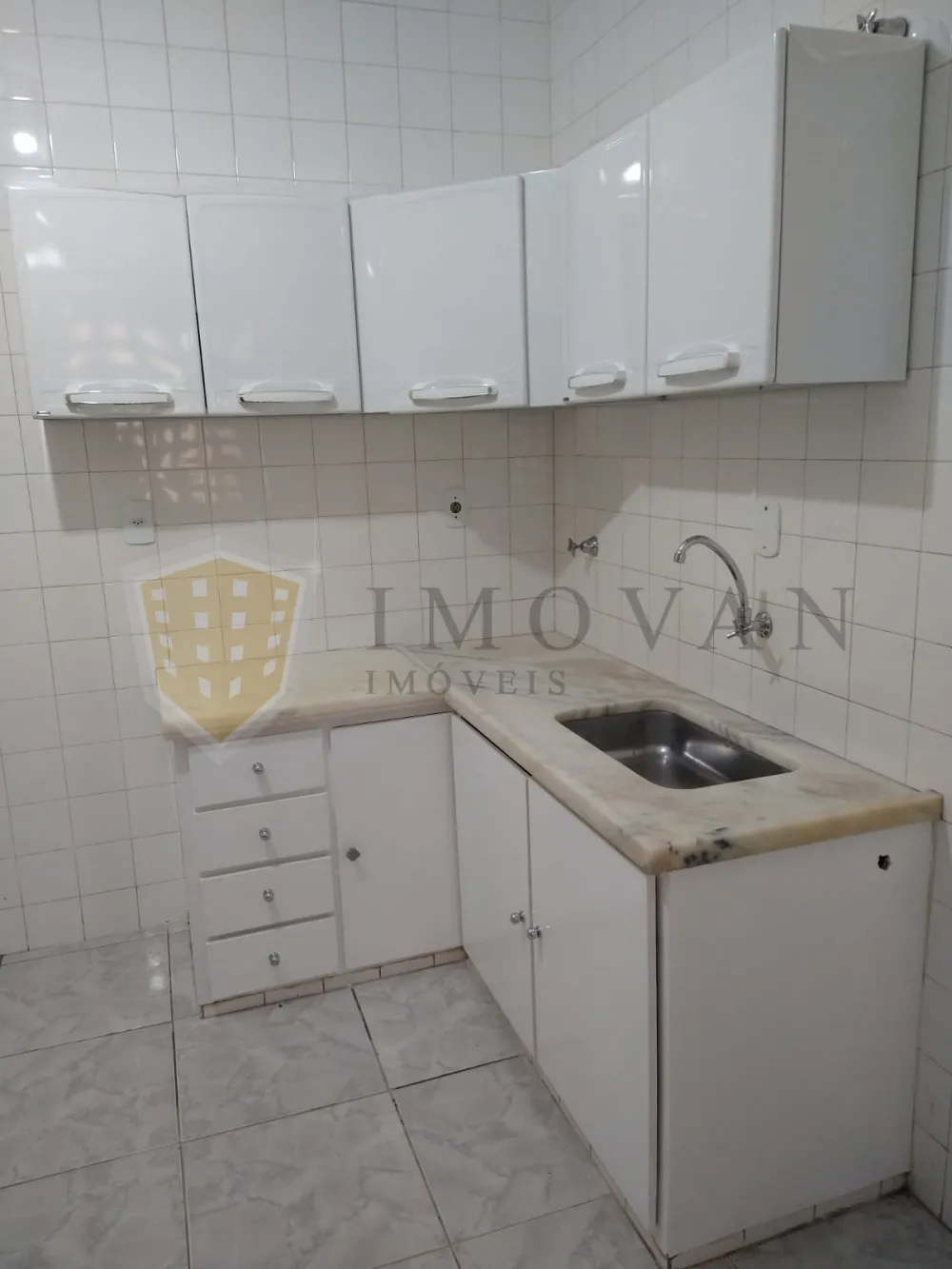 Alugar Apartamento / Padrão em Ribeirão Preto R$ 1.100,00 - Foto 2