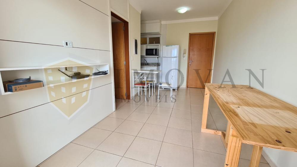 Alugar Apartamento / Padrão em Ribeirão Preto R$ 1.800,00 - Foto 3