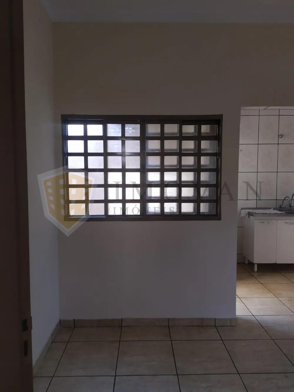 Alugar Casa / Padrão em Ribeirão Preto R$ 1.400,00 - Foto 2