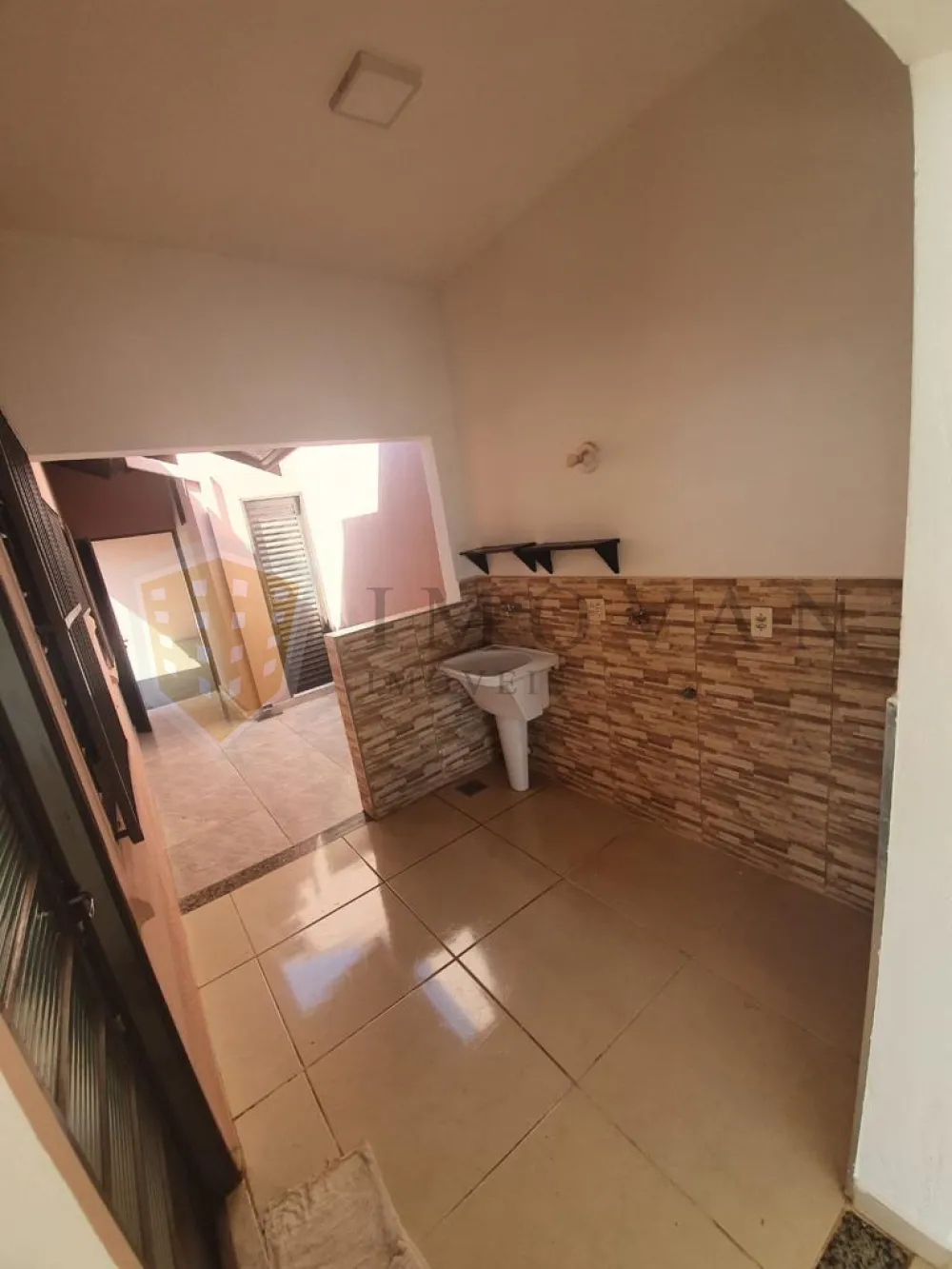 Comprar Casa / Padrão em Ribeirão Preto R$ 325.000,00 - Foto 3