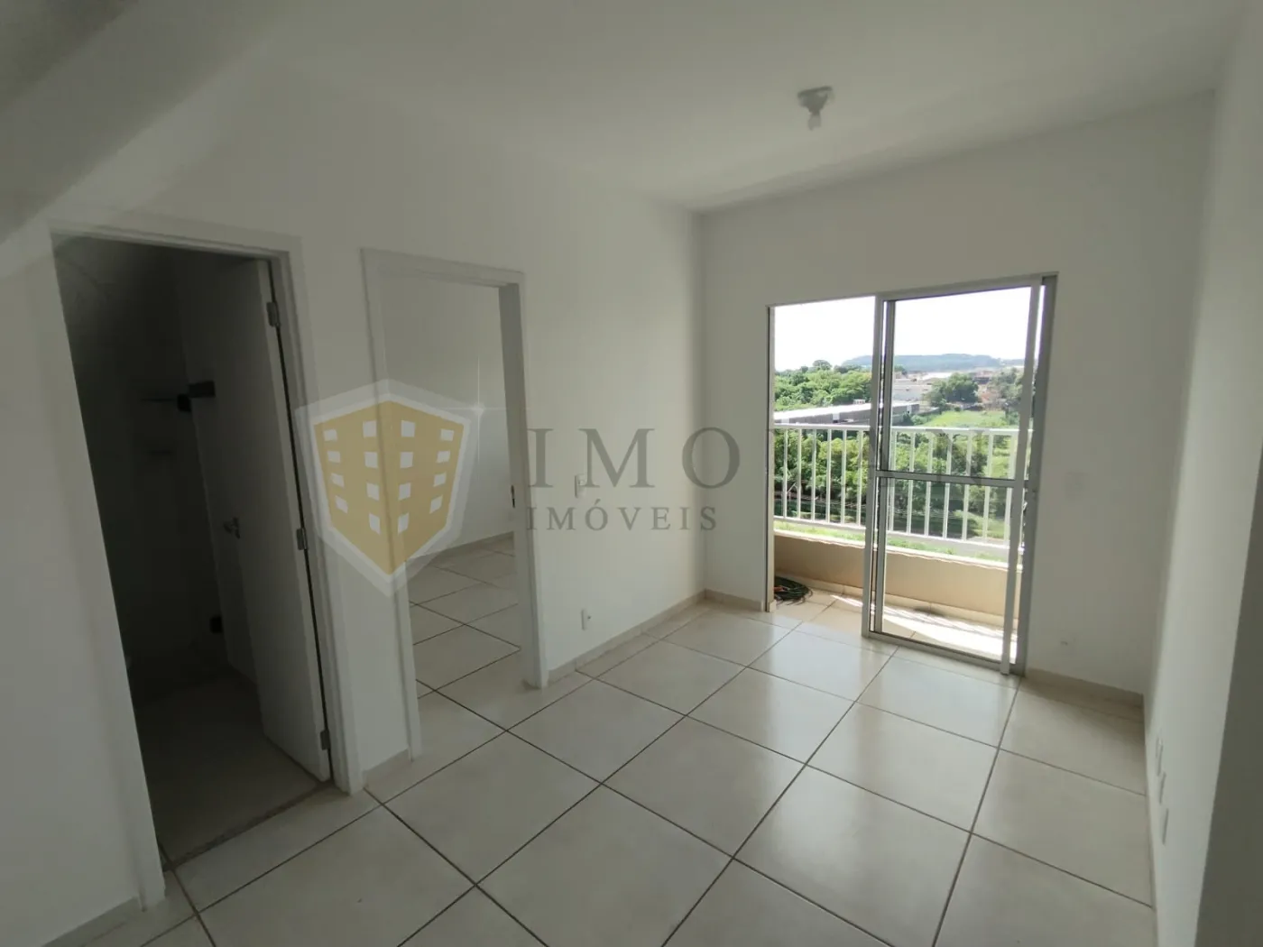 Alugar Apartamento / Padrão em Ribeirão Preto R$ 700,00 - Foto 2