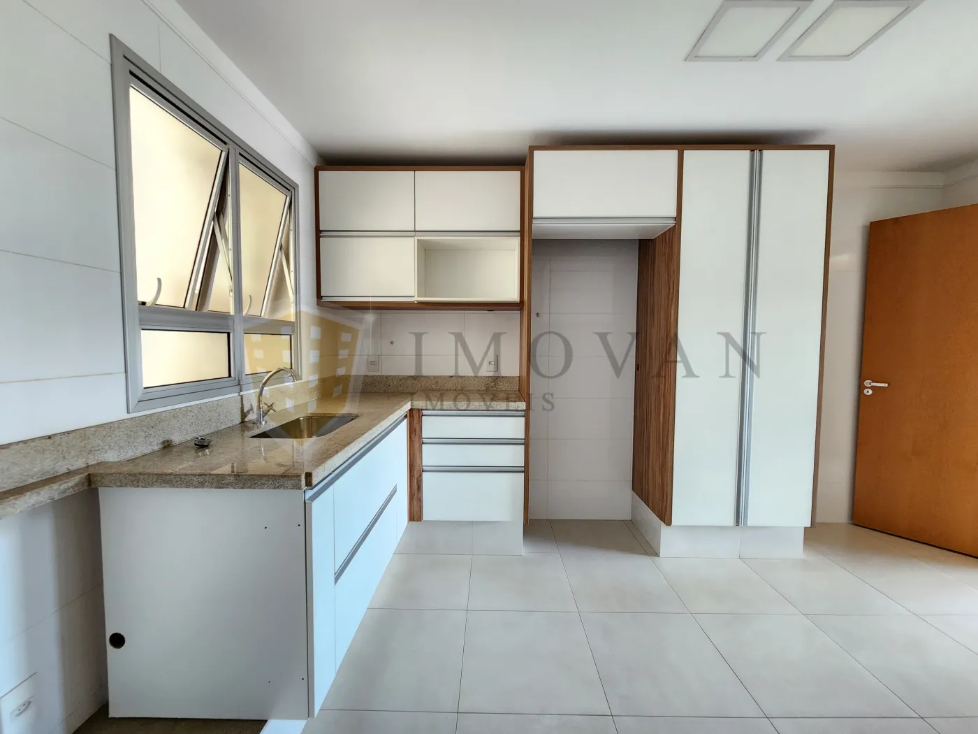 Comprar Apartamento / Padrão em Ribeirão Preto R$ 1.050.000,00 - Foto 3