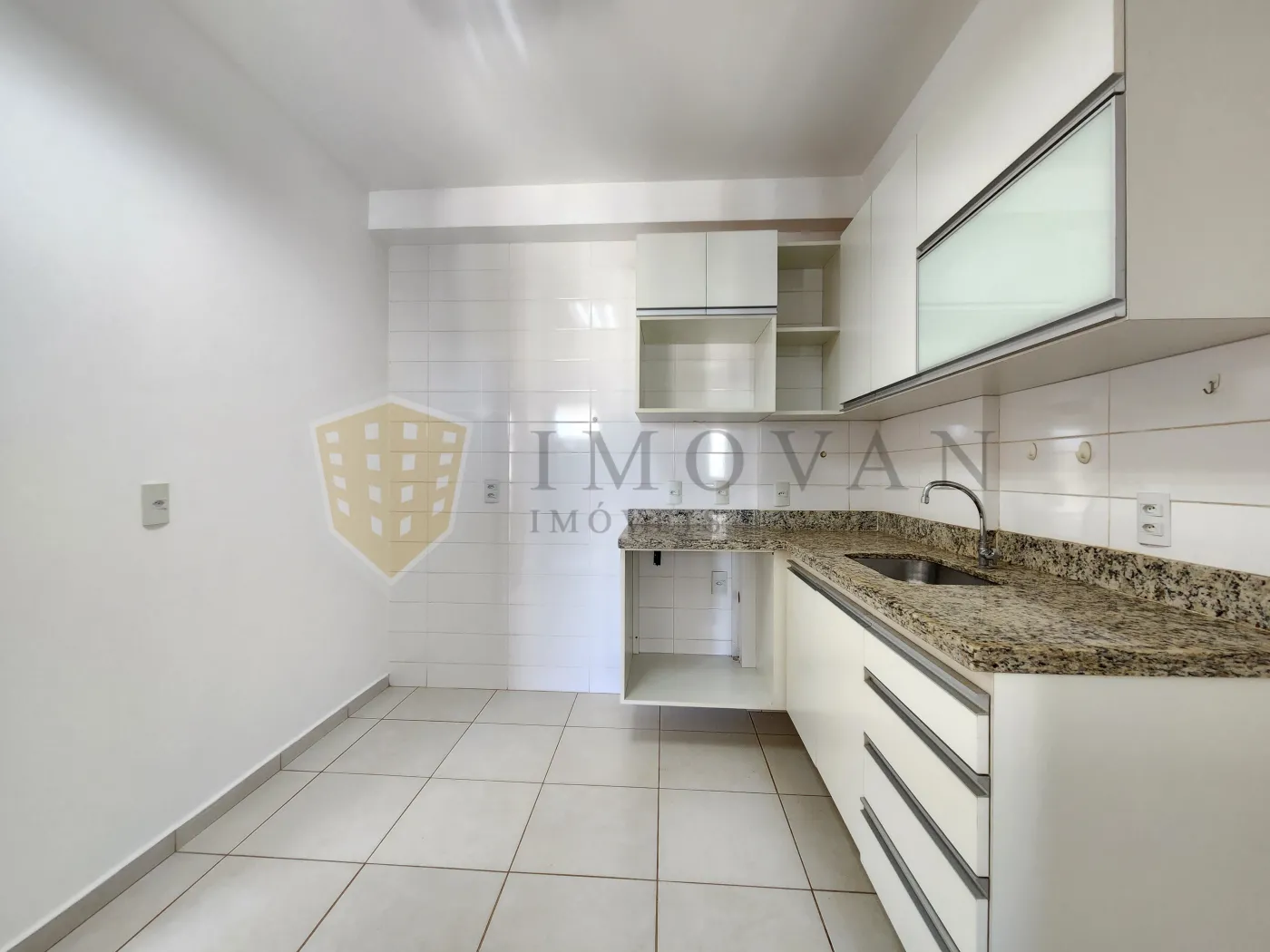 Alugar Apartamento / Padrão em Ribeirão Preto R$ 3.100,00 - Foto 2
