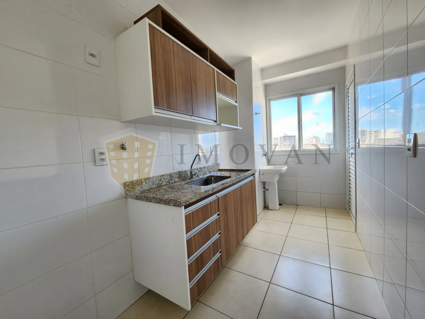 Alugar Apartamento / Padrão em Ribeirão Preto R$ 900,00 - Foto 2