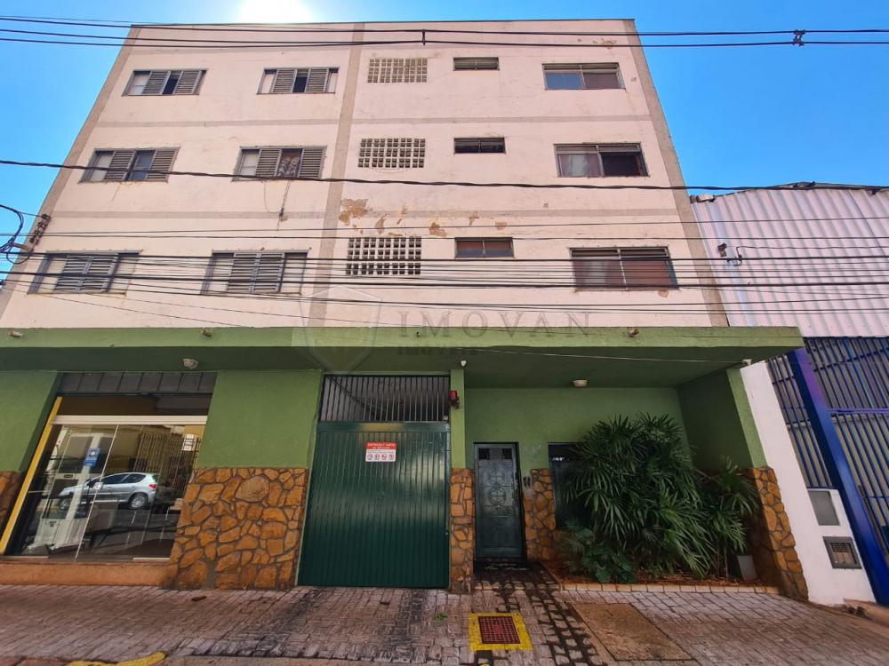 Alugar Apartamento / Padrão em Ribeirão Preto R$ 740,00 - Foto 1